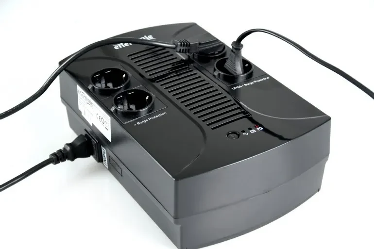 Gembird EnerGenie EG-UPS-001, 650VA / 390W, UPS with AVR, 4x Schuko outlets, LED status indication 2