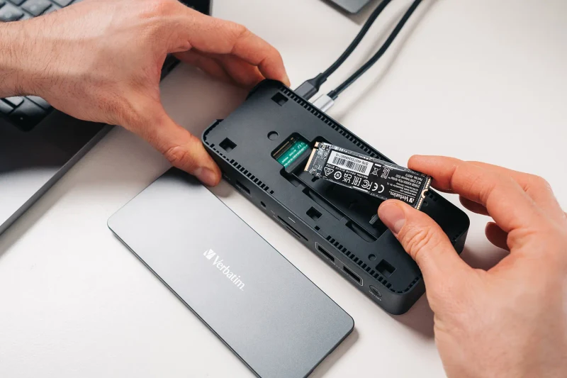 Doc-Station Verbatim USB-C Pro CDS-15S wtih M.2 NVMe slot, 15 ports 7