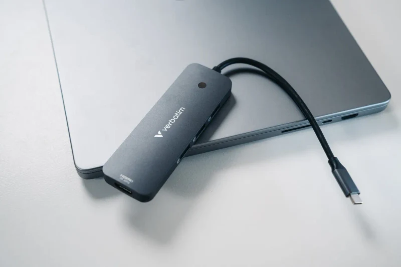 Adaptor Multiport 8-in-1 Verbatim CMH-08/ USB-С/ USB-A / HDMI/ SD/ microSD 3